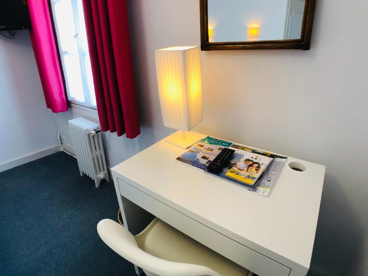 Cit'Hotel Le Volney Saumur Zewnętrze zdjęcie